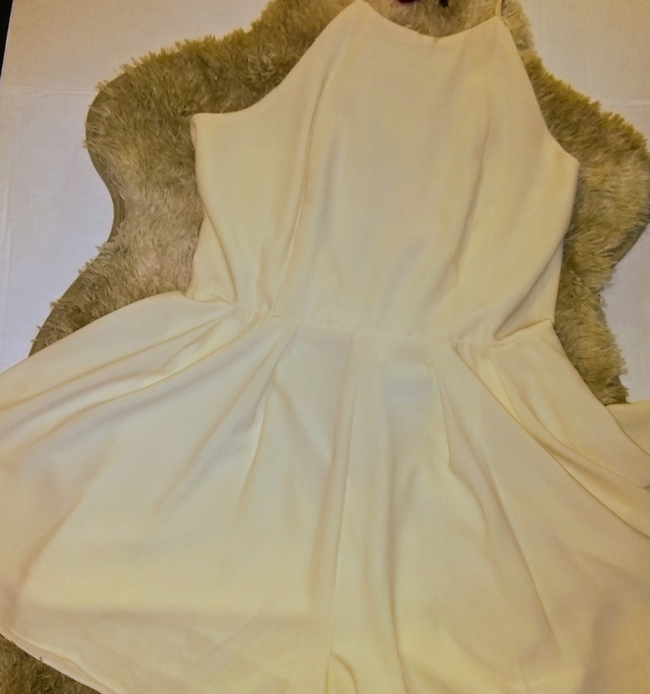 Sugar + Lips 💋Halter Neck Romper - NWT - Picture 4 of 6